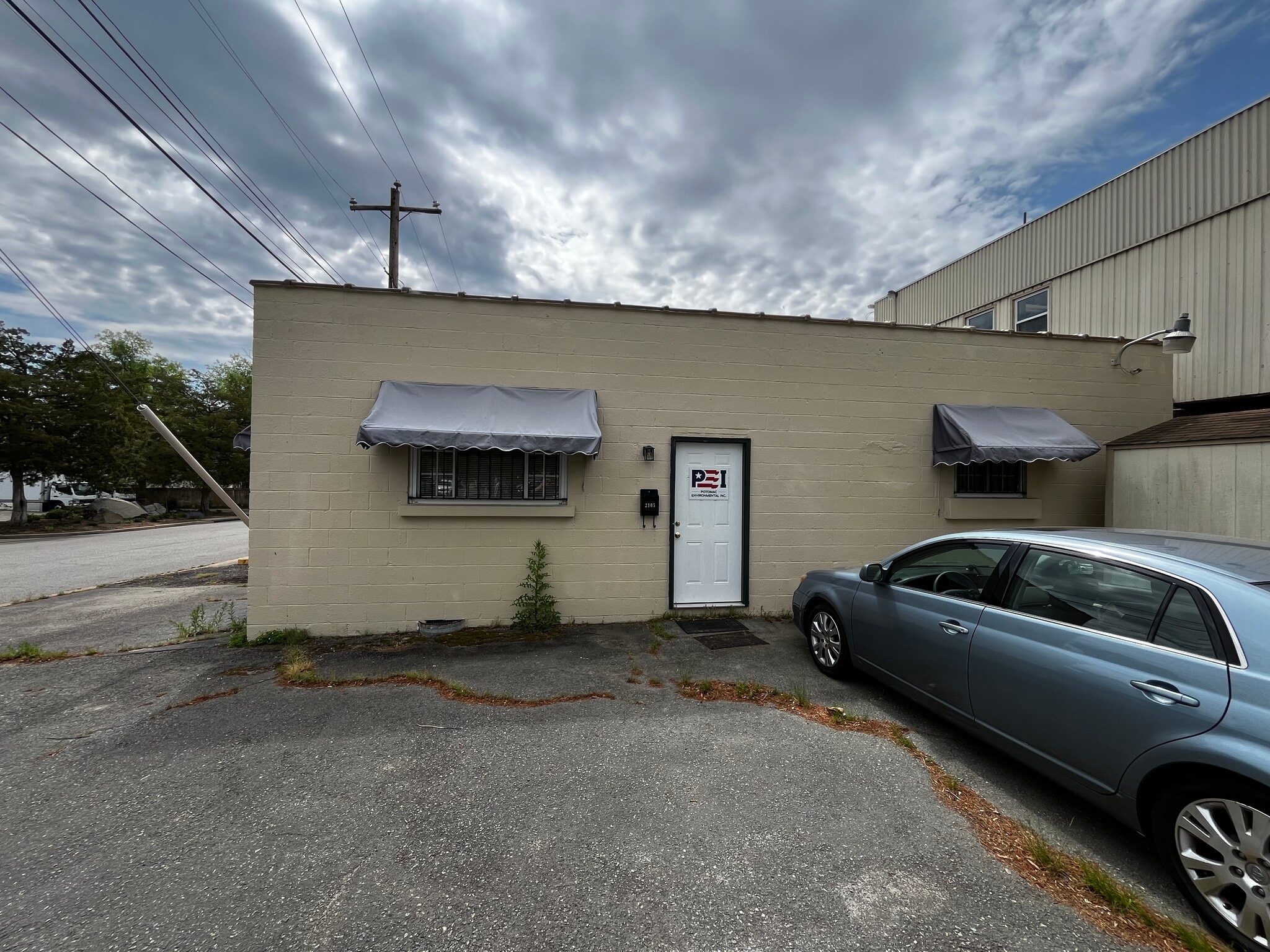 2105 Lake Ave, Richmond, VA for lease Building Photo- Image 1 of 2