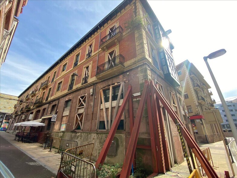 Commerce de détail dans Torrelavega à vendre - Photo du bâtiment - Image 1 de 16