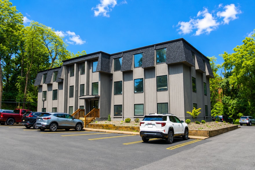 640 Kreag Rd, Pittsford, NY for lease - Building Photo - Image 1 of 11