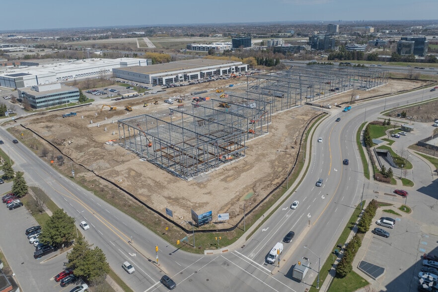 80 Norman Bethune Av, Richmond Hill, ON for lease - Building Photo - Image 2 of 3