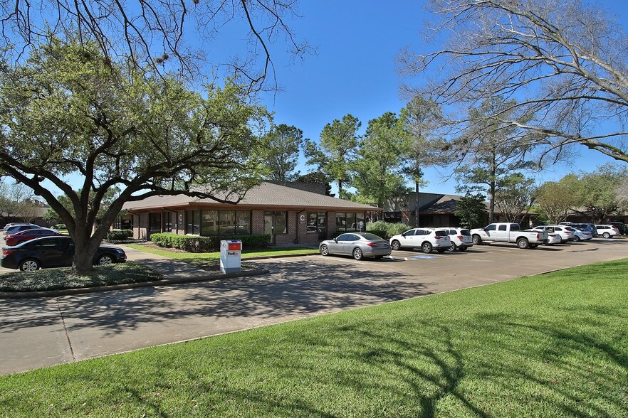 11201 Richmond Ave, Houston, TX à louer - Photo du bâtiment - Image 3 de 11