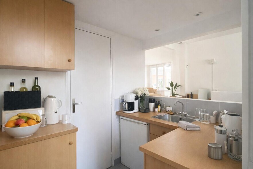 6 Impasse De Mont-Louis, Paris for lease - Building Photo - Image 3 of 7