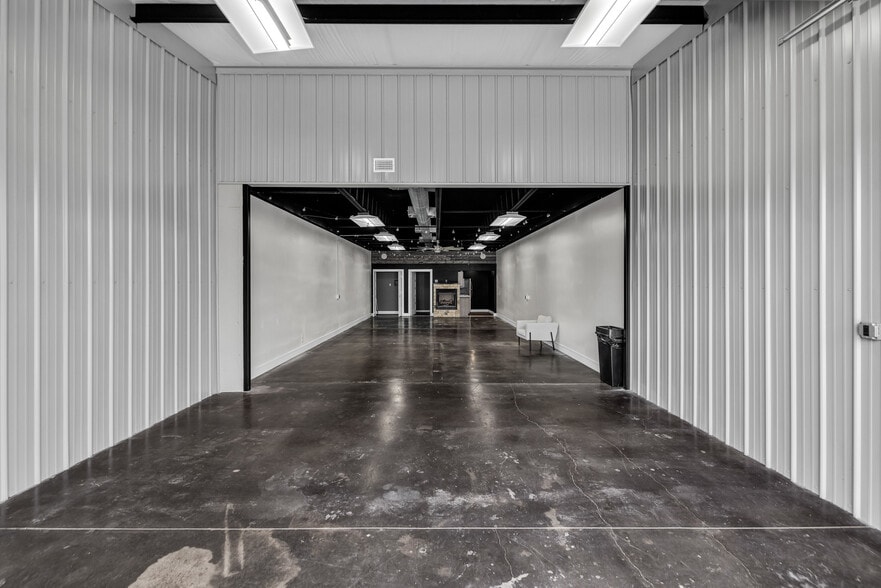 4512-4532 E 51st St, Tulsa, OK for lease - Building Photo - Image 3 of 6