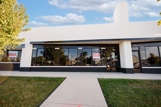 Plus de détails pour 63rd Street Portfolio – Commerce de détail à vendre