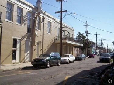 1831 Magazine St, New Orleans, LA for lease - Building Photo - Image 2 of 5