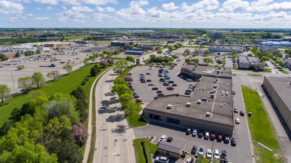 1809-1859 Adams St, Mankato, MN for sale - Aerial - Image 2 of 4