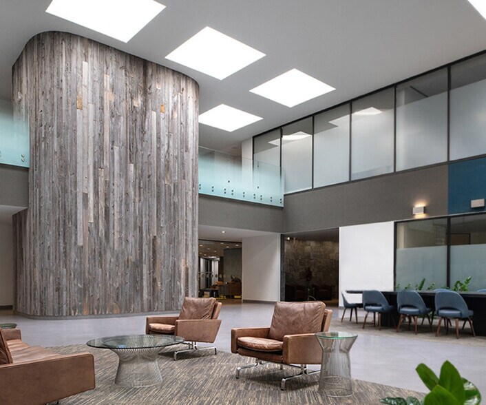 8100 Washington Ave, Houston, TX à louer - Hall d’entrée - Image 2 de 5