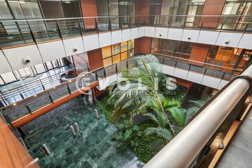 Bureau dans Rosny-sous-Bois à louer - Photo du bâtiment - Image 2 de 14