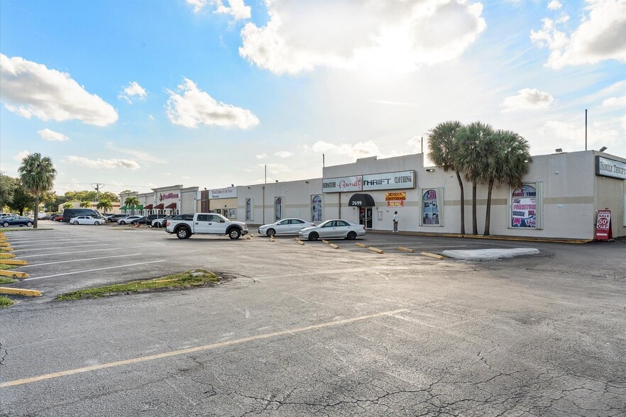 2647-2699 N State Road 7, Lauderhill, FL for lease - Building Photo - Image 2 of 37