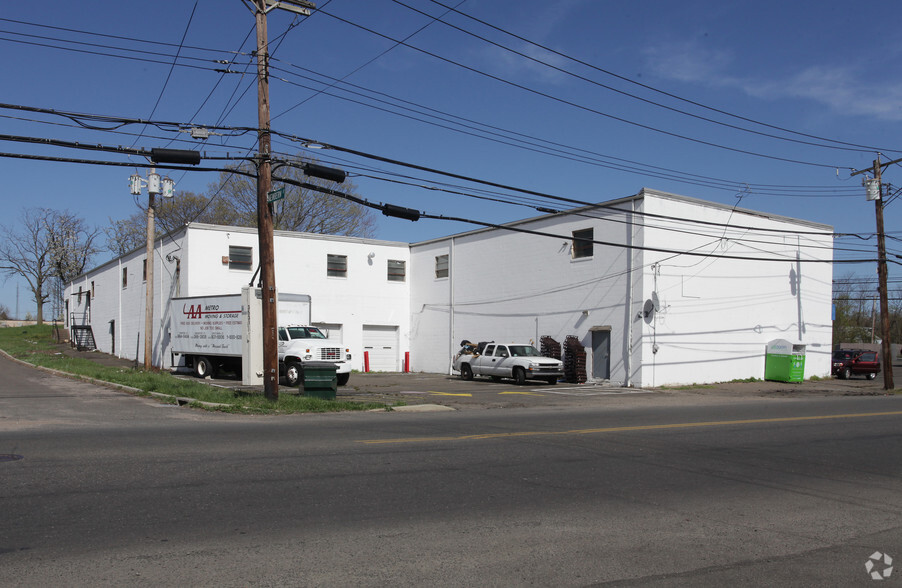 715 Boston Post Rd, West Haven, CT for sale - Building Photo - Image 3 of 4