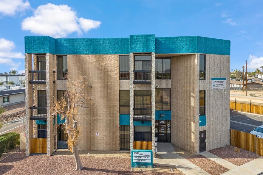 4220 N 20th Ave, Phoenix, AZ à louer - Photo du bâtiment - Image 1 de 59