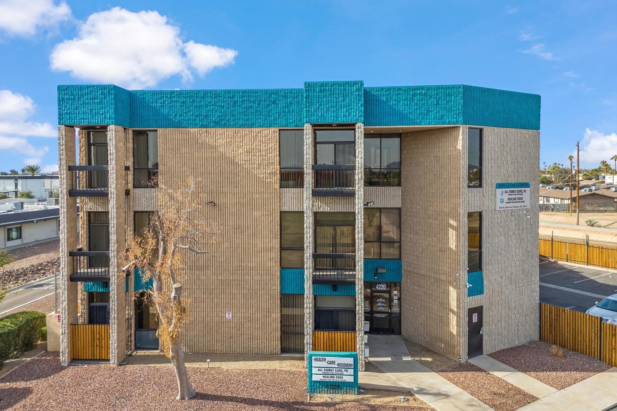 4220 N 20th Ave, Phoenix, AZ à louer Photo du bâtiment- Image 1 de 60