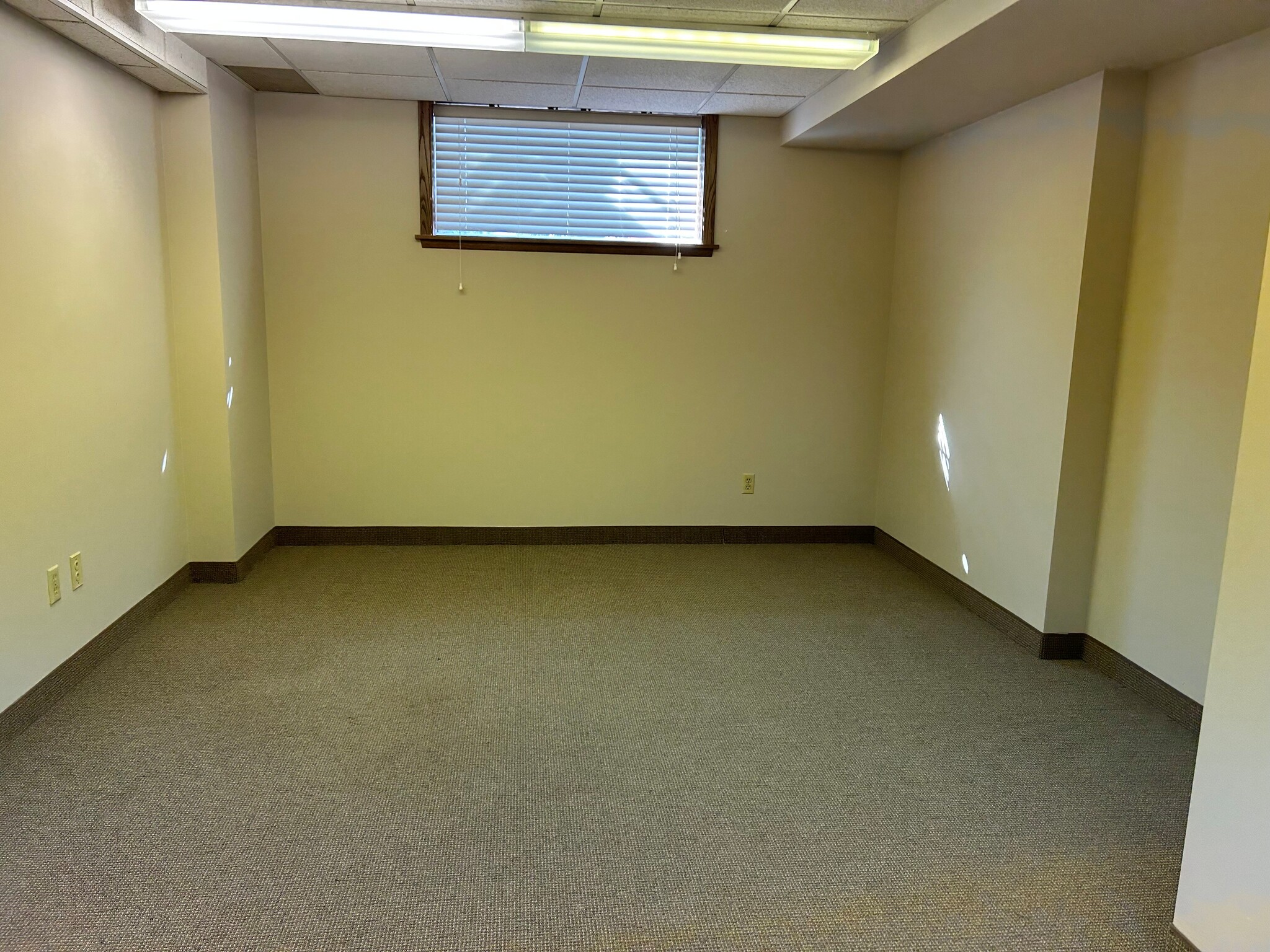 550 Snelling Ave S, Saint Paul, MN for lease Interior Photo- Image 1 of 1