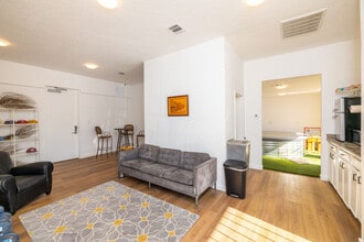 3915 McKinney St, Houston, TX for lease Interior Photo- Image 2 of 9