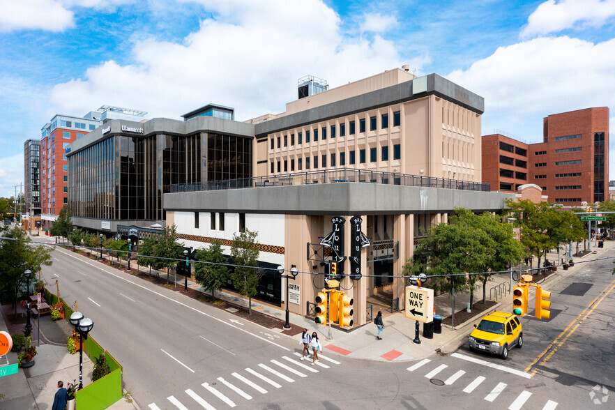 401-407 E Liberty St, Ann Arbor, MI for lease - Building Photo - Image 2 of 12