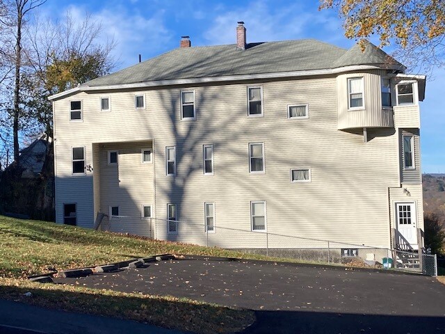 37 Windsor St, Worcester, MA à vendre - Photo du bâtiment - Image 3 de 3