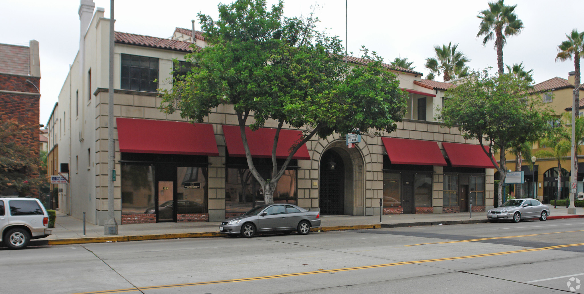 123-137 N Marengo Ave, Pasadena, CA for lease Building Photo- Image 1 of 4