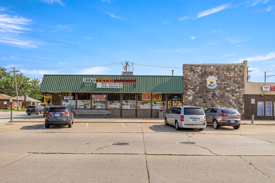 14730 Champaign Rd, Allen Park, MI à vendre - Photo du bâtiment - Image 3 de 59