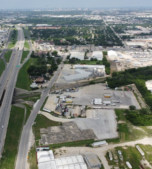 4735 Emil St, San Antonio, TX for lease - Building Photo - Image 2 of 6