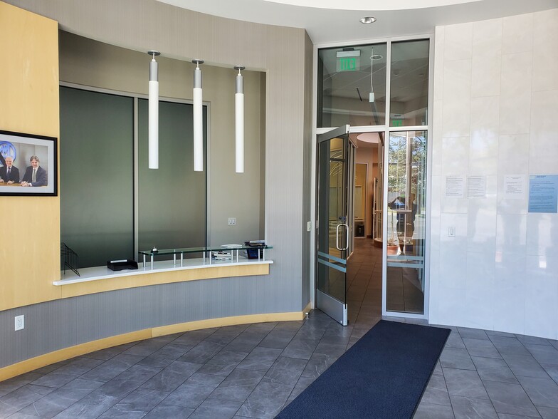 1300 Fulton Pl, Fremont, CA for sale - Lobby - Image 2 of 13