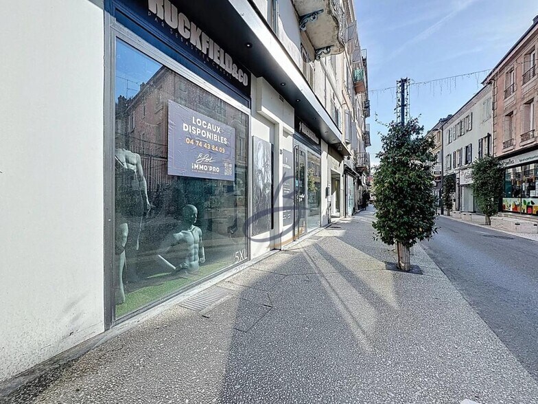 Retail in Bourgoin-Jallieu for lease - Building Photo - Image 2 of 7