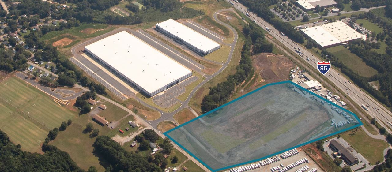 S. Main St, Duncan, SC à louer Photo du bâtiment- Image 1 de 2