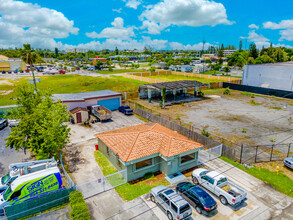 4609 SW 44th Ave, Dania Beach, FL à louer Photo du bâtiment- Image 2 de 31