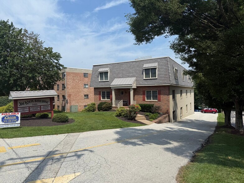 3415 West Chester Pike, Newtown Square, PA à louer - Photo principale - Image 1 de 3