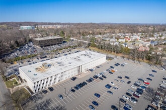 5 Dakota Dr, Lake Success, NY - AERIAL  map view