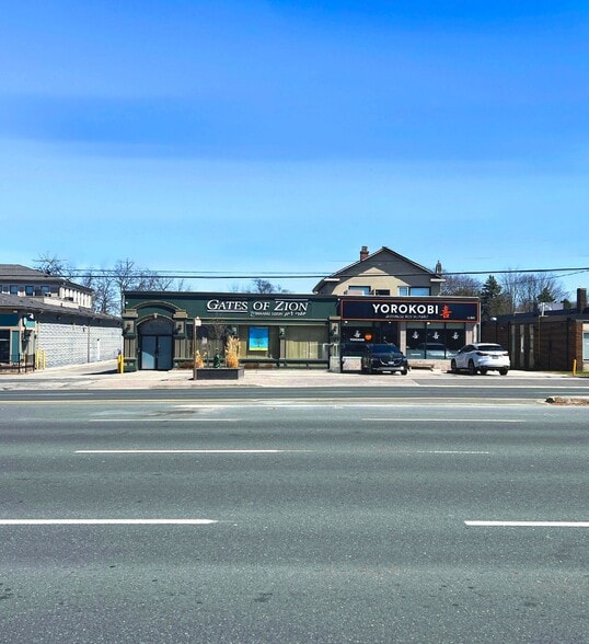 7771-7775 Yonge St, Markham, ON for lease - Building Photo - Image 2 of 2