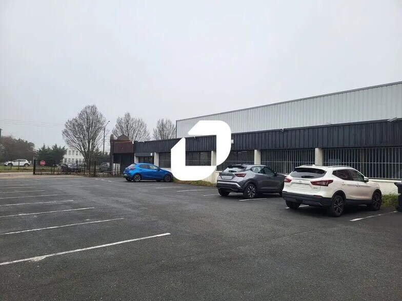 Office in Pessac for lease - Building Photo - Image 2 of 10