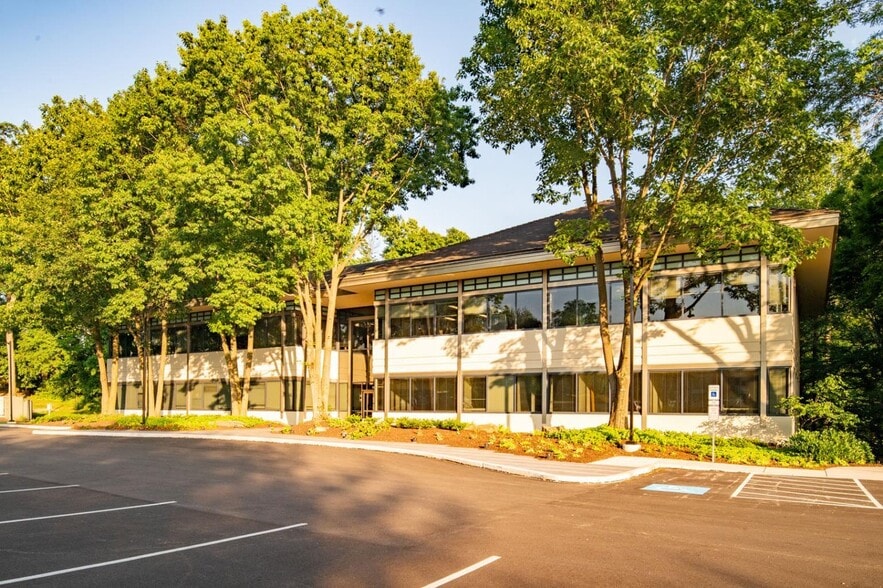 760 Constitution Dr, Exton, PA for lease - Building Photo - Image 3 of 10