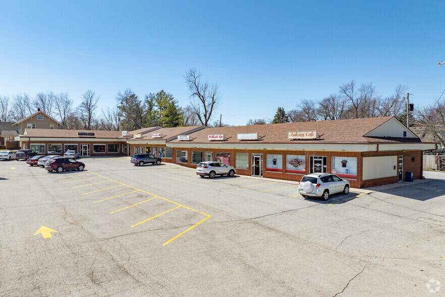 308-324 S Ankeny Blvd, Ankeny, IA for lease - Primary Photo - Image 1 of 5