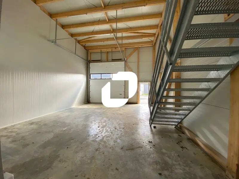 6 Avenue Louis Pasteur, Maurepas for lease Interior Photo- Image 1 of 8