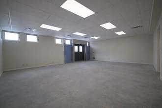 600 Vale park Rd, Valparaiso, IN à louer Photo intérieure- Image 1 de 11