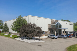 3851 Model Ct SE, Grand Rapids MI - Warehouse