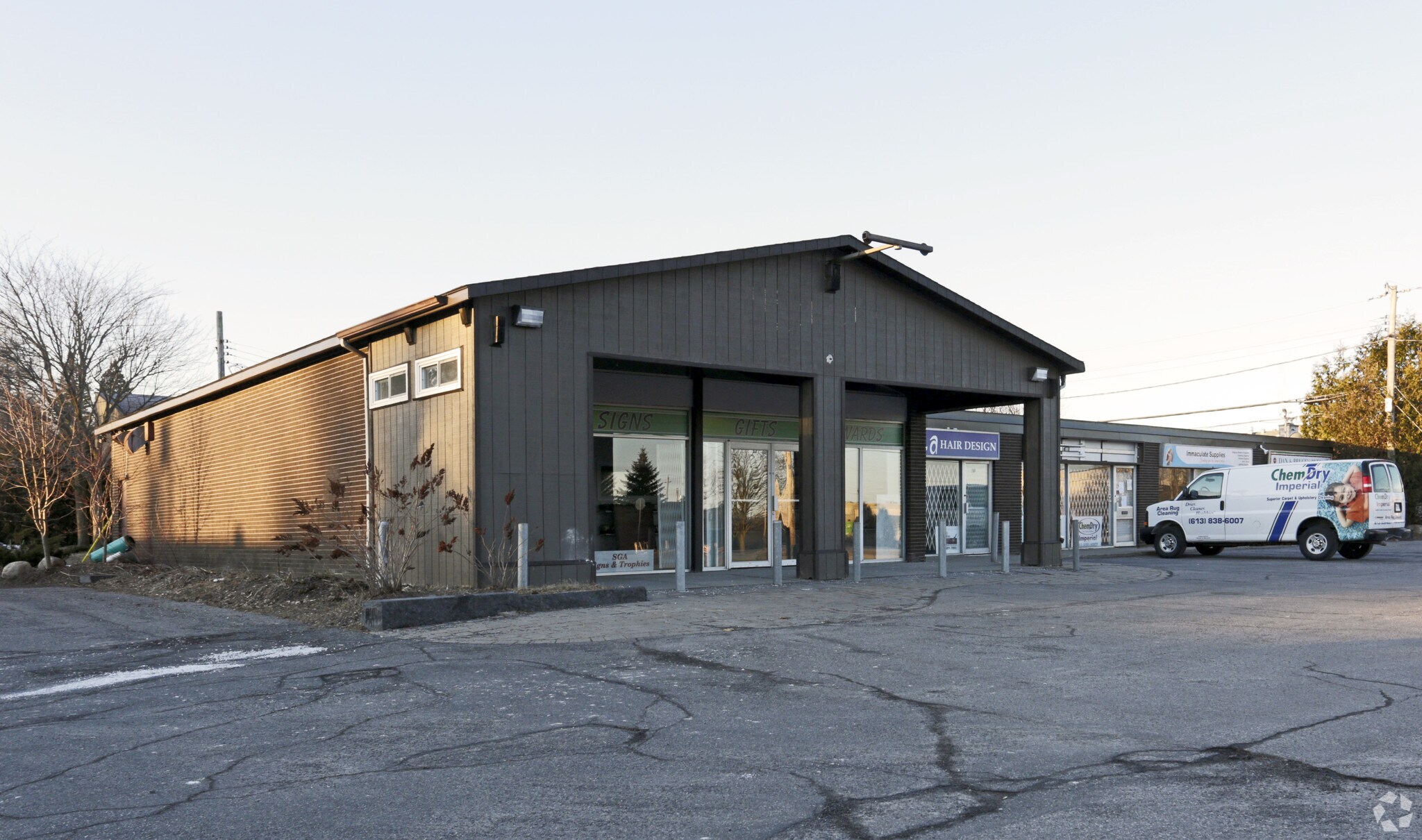 18-26 Northside Rd, Ottawa, ON à vendre Photo principale- Image 1 de 1