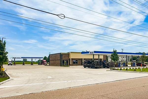 7532 Hacks Cross Rd, Olive Branch, MS for sale - Building Photo - Image 1 of 3