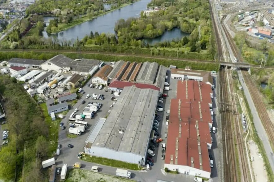 Flex dans Villeneuve-Saint-Georges à louer - Aérien - Image 3 de 4