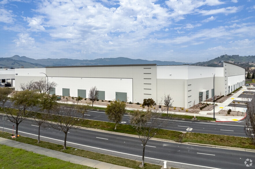 4700 Business Center Dr, Fairfield, CA for lease - Primary Photo - Image 1 of 6