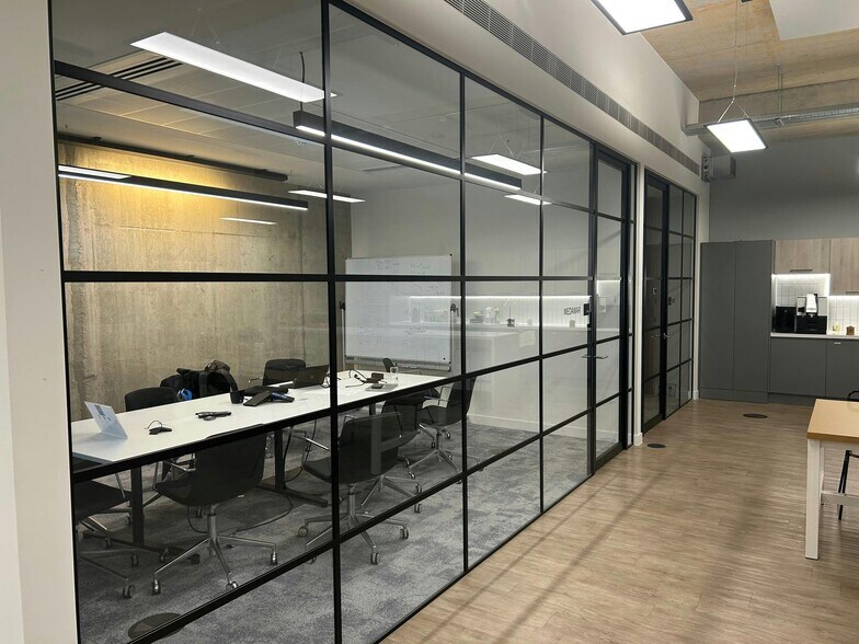 46 Woodstock Rd, Oxford à louer - Photo du bâtiment - Image 3 de 6