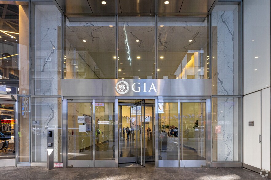 50 W 47th St, New York, NY à louer - Photo du bâtiment - Image 3 de 4