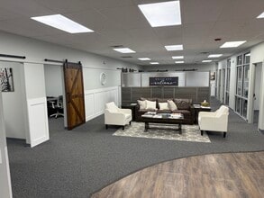 2835 Miami Village Dr, Miamisburg, OH for lease Interior Photo- Image 2 of 12