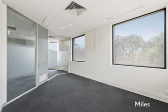 70 Yarra St, HEIDELBERG for lease Interior Photo- Image 2 of 4