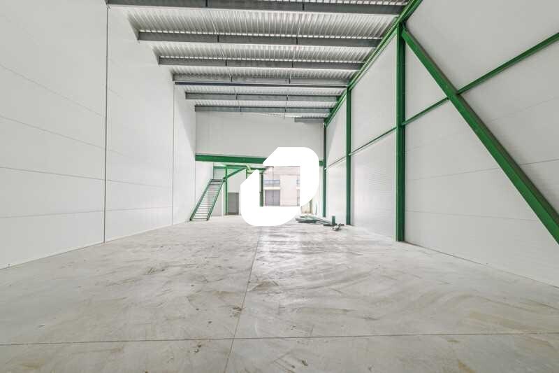 Flex in Bernes-sur-Oise for lease - Building Photo - Image 2 of 16