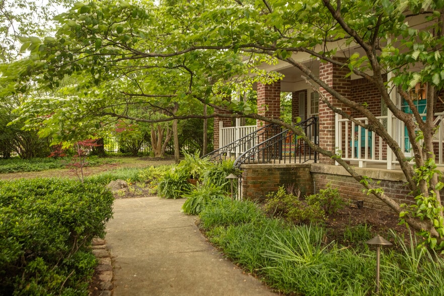 7707 Poplar Pike, Germantown, TN for lease - Building Photo - Image 3 of 22