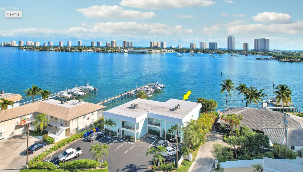 360 Wilma Cir, Riviera Beach, FL à vendre - Photo du bâtiment - Image 3 de 16