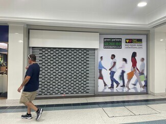 Plus de détails pour 38 Osborn Rd, Fareham - Commerce de détail à louer