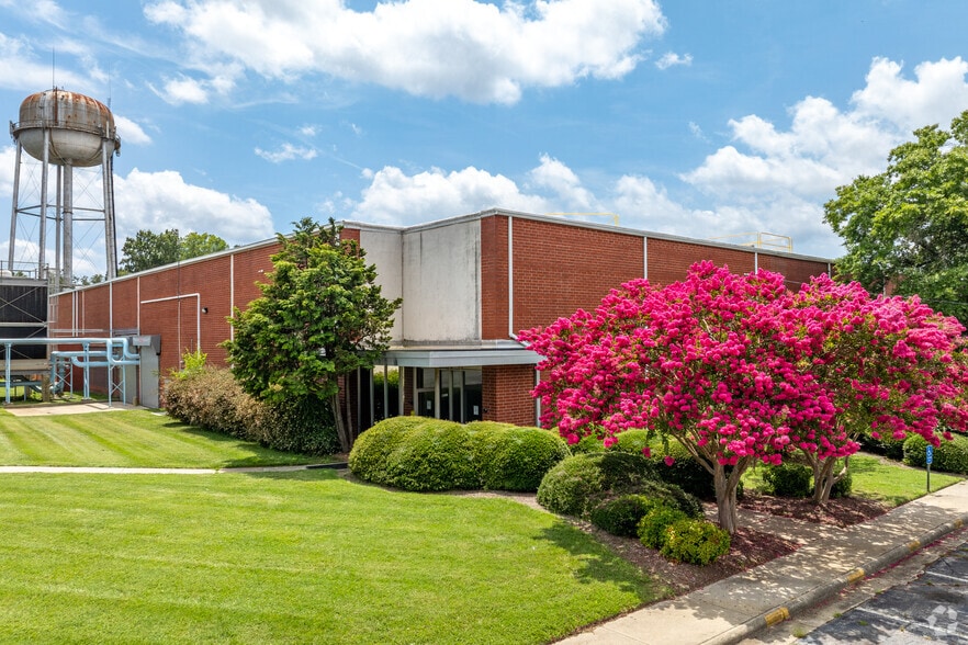 335 Summit Rd, Eden, NC for sale - Primary Photo - Image 1 of 4