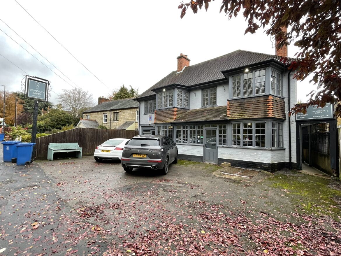 112 Pinkneys Rd, Maidenhead for sale Primary Photo- Image 1 of 3